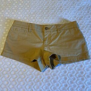 BDG Khaki Twill Low Rise Shorts - 0